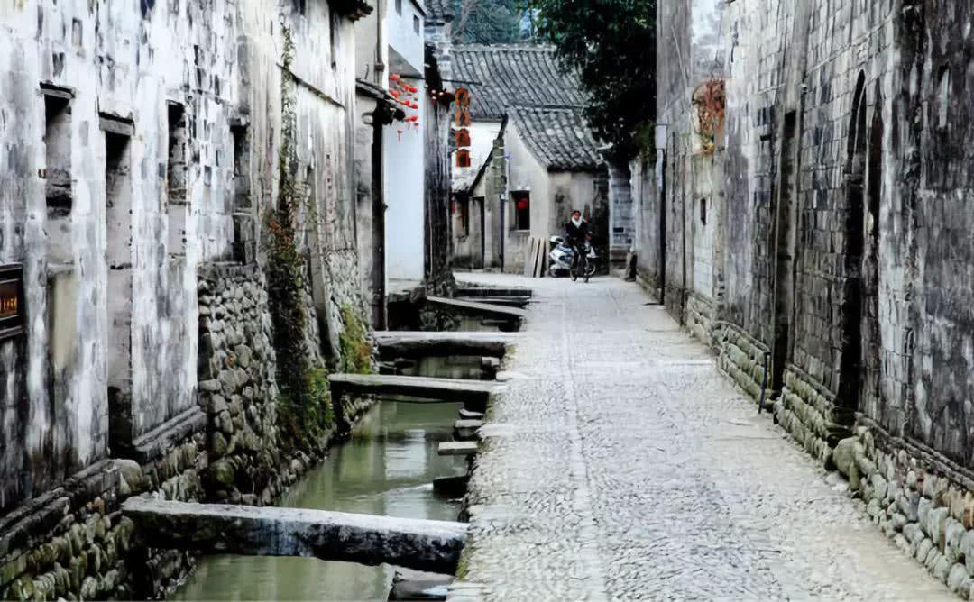 春节加班工资怎么算?2024年三倍工资日历来了!